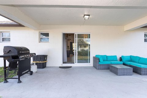 House in Okeechobee, Florida 3 bedrooms, 130.43 sq.m. № 2084199 - photo 21