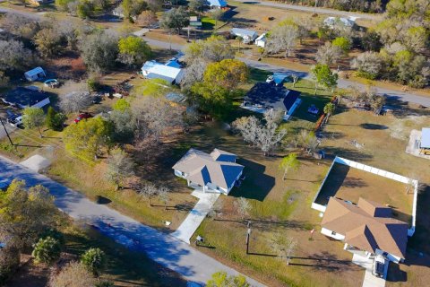 House in Okeechobee, Florida 3 bedrooms, 130.43 sq.m. № 2084199 - photo 3