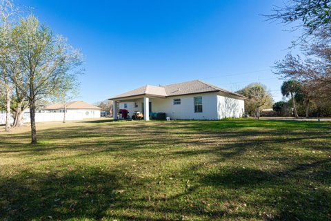 House in Okeechobee, Florida 3 bedrooms, 130.43 sq.m. № 2084199 - photo 22