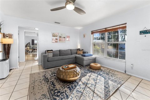 Casa en venta en Gulfport, Florida, 4 dormitorios, 161.46 m2 № 2351929 - foto 8