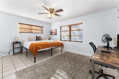 Casa en venta en Gulfport, Florida, 4 dormitorios, 161.46 m2 № 2351929 - foto 14