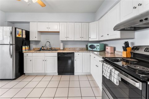 Casa en venta en Gulfport, Florida, 4 dormitorios, 161.46 m2 № 2351929 - foto 9