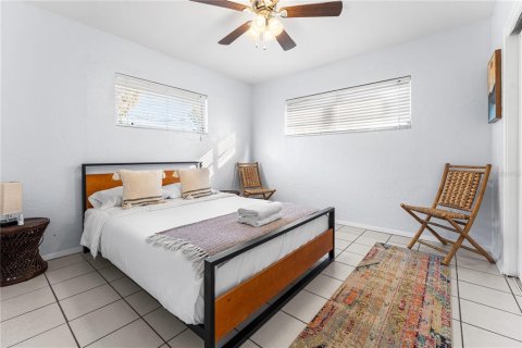 Casa en venta en Gulfport, Florida, 4 dormitorios, 161.46 m2 № 2351929 - foto 17