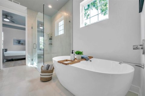 House in Sarasota, Florida 4 bedrooms, 198.9 sq.m. № 2204552 - photo 24