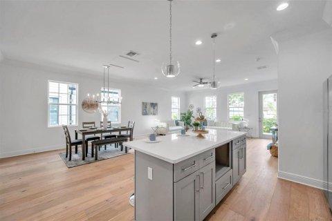 House in Sarasota, Florida 4 bedrooms, 198.9 sq.m. № 2204552 - photo 16