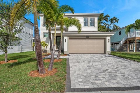 House in Sarasota, Florida 4 bedrooms, 198.9 sq.m. № 2204552 - photo 3