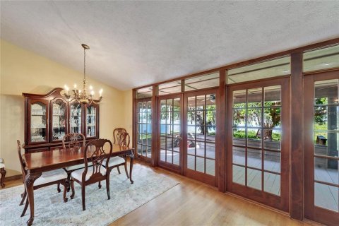 House in Dover, Florida 3 bedrooms, 177.44 sq.m. № 1615532 - photo 13