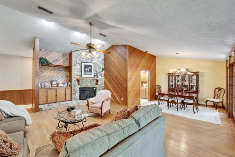 House in Dover, Florida 3 bedrooms, 177.44 sq.m. № 1615532 - photo 11