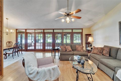 House in Dover, Florida 3 bedrooms, 177.44 sq.m. № 1615532 - photo 7