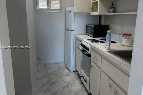 Снять в аренду кондоминиум в Пайнкрест, Флорида 37.35м2, № 2049848 - фото 3