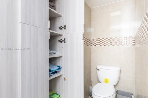 Condominio en venta en Hallandale Beach, Florida, 2 dormitorios, 102.19 m2 № 1928650 - foto 28