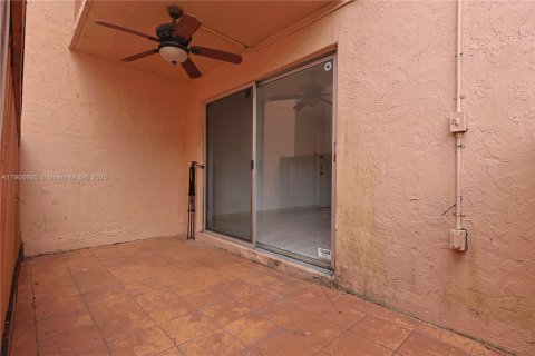 Condo in Miami Lakes, Florida, 2 bedrooms № 1964955 - photo 19