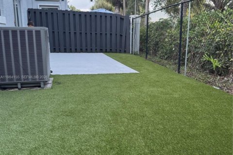 Снять в аренду таунхаус в Дейви, Флорида 3 спальни, 157.1м2, № 2048587 - фото 22