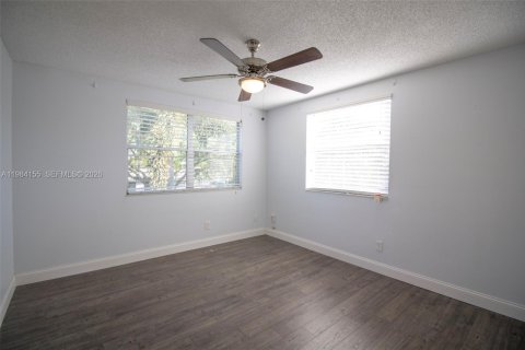 Снять в аренду таунхаус в Дейви, Флорида 3 спальни, 157.1м2, № 2048587 - фото 19