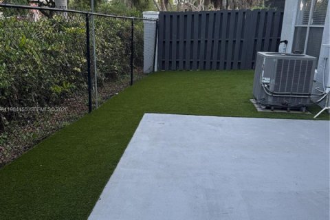 Снять в аренду таунхаус в Дейви, Флорида 3 спальни, 157.1м2, № 2048587 - фото 23