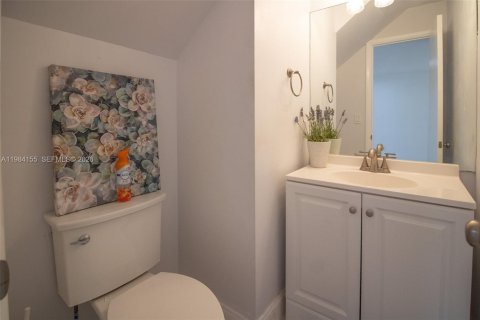 Снять в аренду таунхаус в Дейви, Флорида 3 спальни, 157.1м2, № 2048587 - фото 5