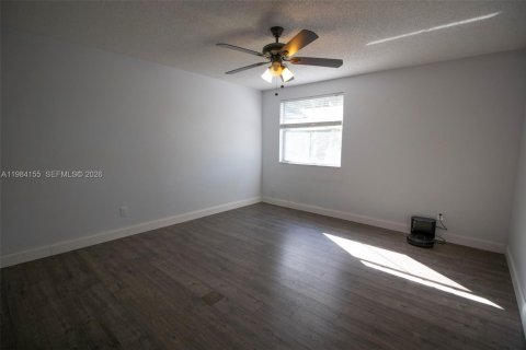 Снять в аренду таунхаус в Дейви, Флорида 3 спальни, 157.1м2, № 2048587 - фото 15