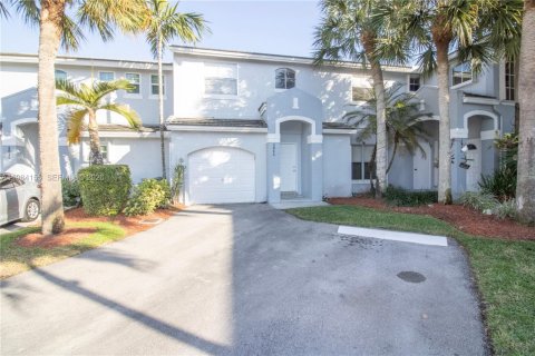 Снять в аренду таунхаус в Дейви, Флорида 3 спальни, 157.1м2, № 2048587 - фото 25