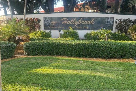 Condo in Pembroke Pines, Florida, 1 bedroom  № 2001034