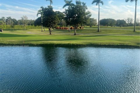 Condo in Pembroke Pines, Florida, 1 bedroom  № 2001034 - photo 18
