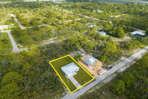 House in Lake Placid, Florida 3 bedrooms, 108.7 sq.m. № 1823707 - photo 7