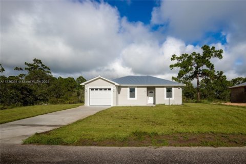 House in Lake Placid, Florida 3 bedrooms, 108.7 sq.m. № 1823707 - photo 9