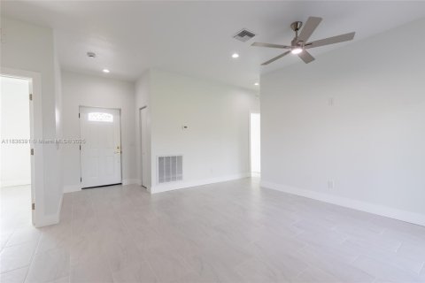 House in Lake Placid, Florida 3 bedrooms, 108.7 sq.m. № 1823707 - photo 29