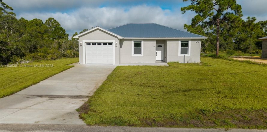 House in Lake Placid, Florida 3 bedrooms, 108.7 sq.m. № 1823707