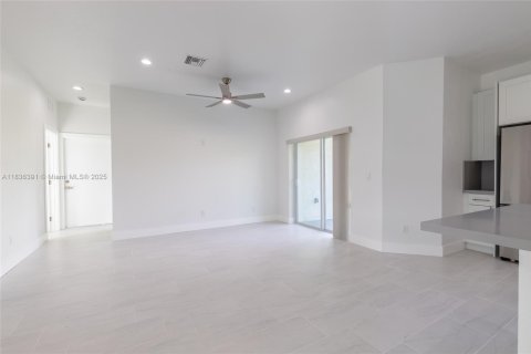 House in Lake Placid, Florida 3 bedrooms, 108.7 sq.m. № 1823707 - photo 30
