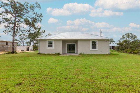 House in Lake Placid, Florida 3 bedrooms, 108.7 sq.m. № 1823707 - photo 12