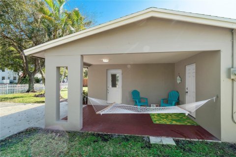 Снять в аренду виллу или дом в Делрей-Бич, Флорида 3 комнаты, 91.6м2, № 2175482 - фото 5