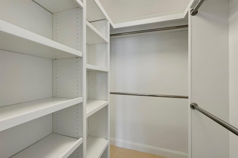 Снять в аренду кондоминиум в Ривьера-Бич, Флорида 4 комнаты, 140.19м2, № 2078440 - фото 16