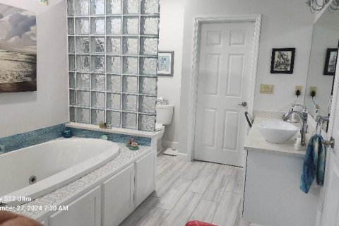 Casa en venta en New Smyrna Beach, Florida, 3 dormitorios, 213.68 m2 № 1407072 - foto 24