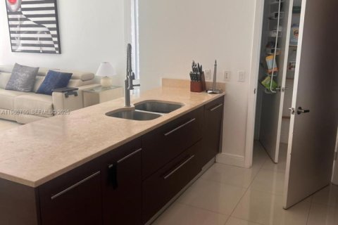 Condominio en alquiler en Miami, Florida, 2 dormitorios, 94.02 m2 № 2041751 - foto 5