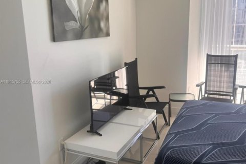 Condominio en alquiler en Miami, Florida, 2 dormitorios, 94.02 m2 № 2041751 - foto 14