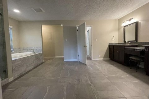 Villa ou maison à louer à Odessa, Floride: 3 chambres, 251.67 m2 № 2403036 - photo 19