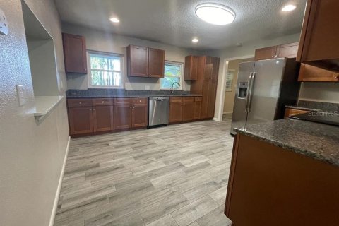 Villa ou maison à louer à Odessa, Floride: 3 chambres, 251.67 m2 № 2403036 - photo 11