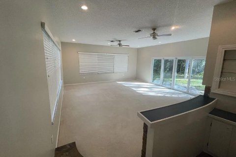 Villa ou maison à louer à Odessa, Floride: 3 chambres, 251.67 m2 № 2403036 - photo 14