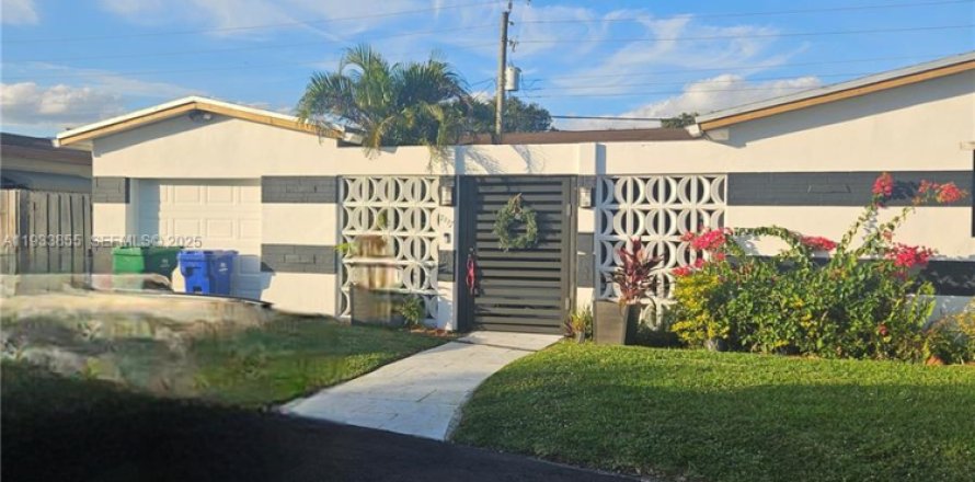 Villa ou maison à Miramar, Floride 2 chambres, 149.67 m2 № 1992138