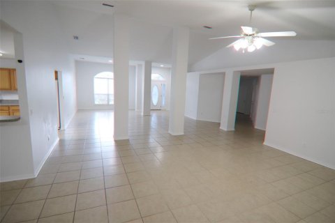 Villa ou maison à louer à Palm Coast, Floride: 4 chambres, 277.13 m2 № 2388590 - photo 5