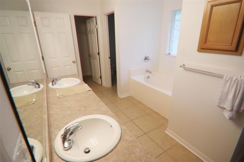 Villa ou maison à louer à Palm Coast, Floride: 4 chambres, 277.13 m2 № 2388590 - photo 8