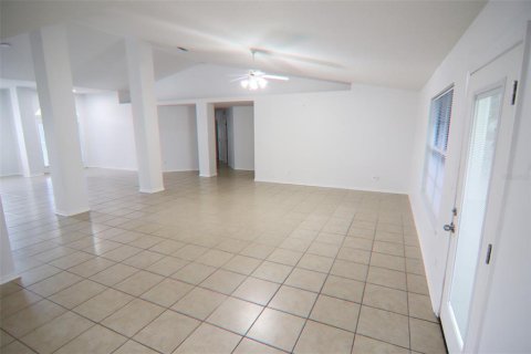 Villa ou maison à louer à Palm Coast, Floride: 4 chambres, 277.13 m2 № 2388590 - photo 4