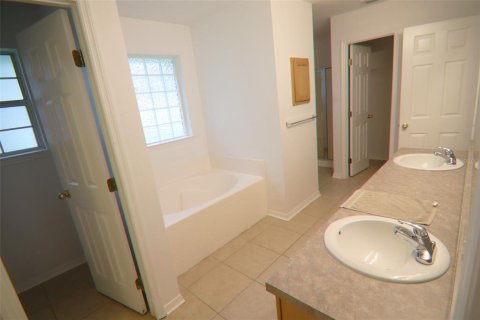 Villa ou maison à louer à Palm Coast, Floride: 4 chambres, 277.13 m2 № 2388590 - photo 10