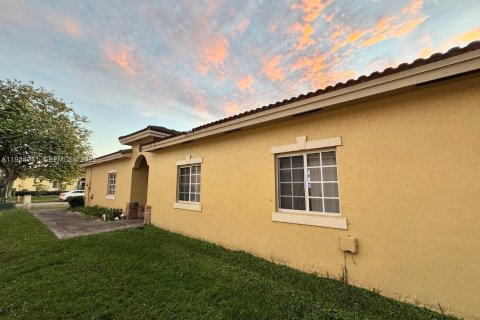 Touwnhouse à vendre à Homestead, Floride: 3 chambres, 128.21 m2 № 1995070 - photo 28