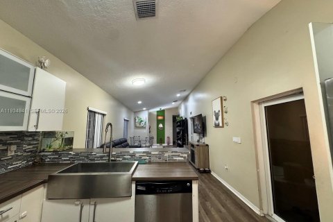 Купить таунхаус в Хомстед, Флорида 3 спальни, 128.21м2, № 1995070 - фото 6