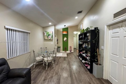 Купить таунхаус в Хомстед, Флорида 3 спальни, 128.21м2, № 1995070 - фото 11