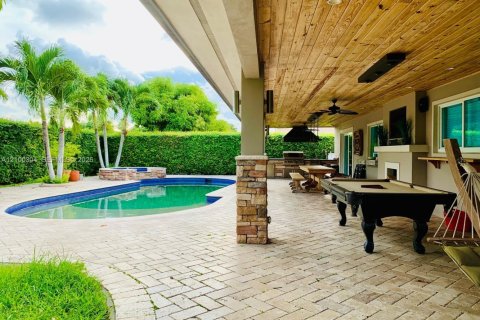 Casa en venta en Miami, Florida, 4 dormitorios, 230.58 m2 № 2420918 - foto 9
