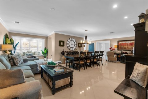 Casa en venta en Miami, Florida, 4 dormitorios, 230.58 m2 № 2420918 - foto 29