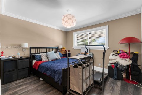 Casa en venta en Miami, Florida, 4 dormitorios, 230.58 m2 № 2420918 - foto 21