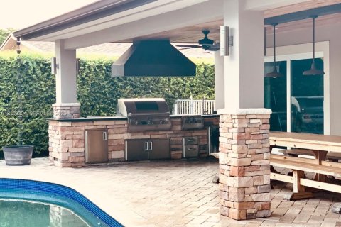 Casa en venta en Miami, Florida, 4 dormitorios, 230.58 m2 № 2420918 - foto 5
